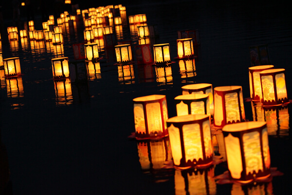 Floating Lanterns of Niwatsuki Kannon
